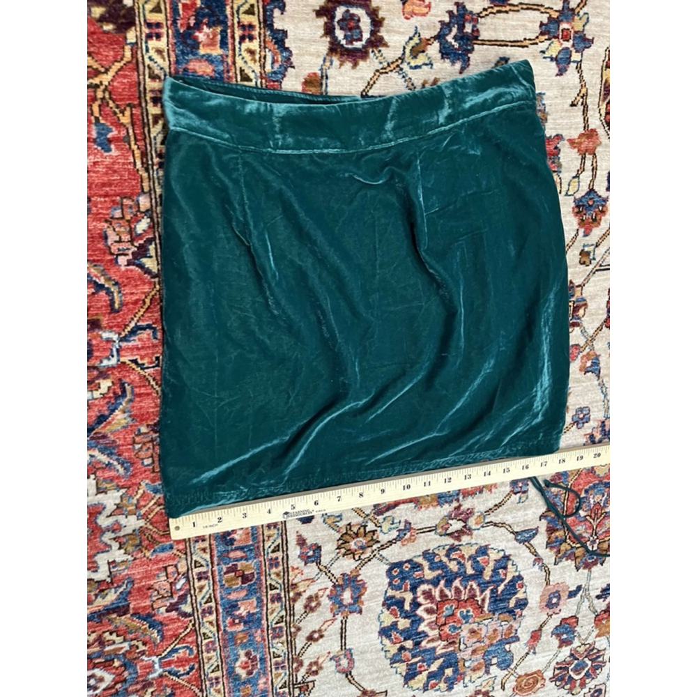Womens Free People Holiday Green Velvet Mini Skirt Size 4
